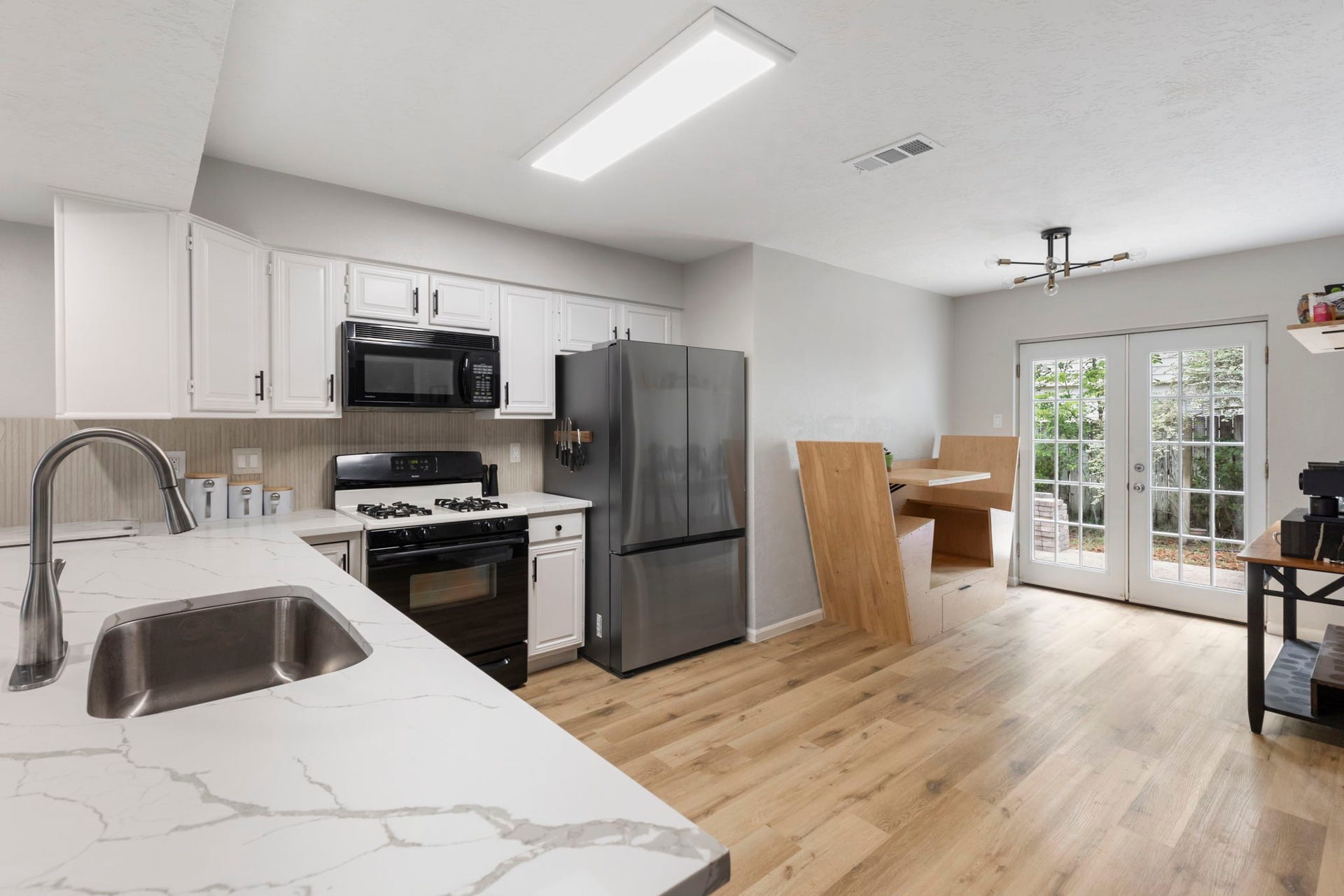 15 Green Slope Place, The Woodlands, TX 77381 15 Green Slope Place, The Woodlands, TX 77381