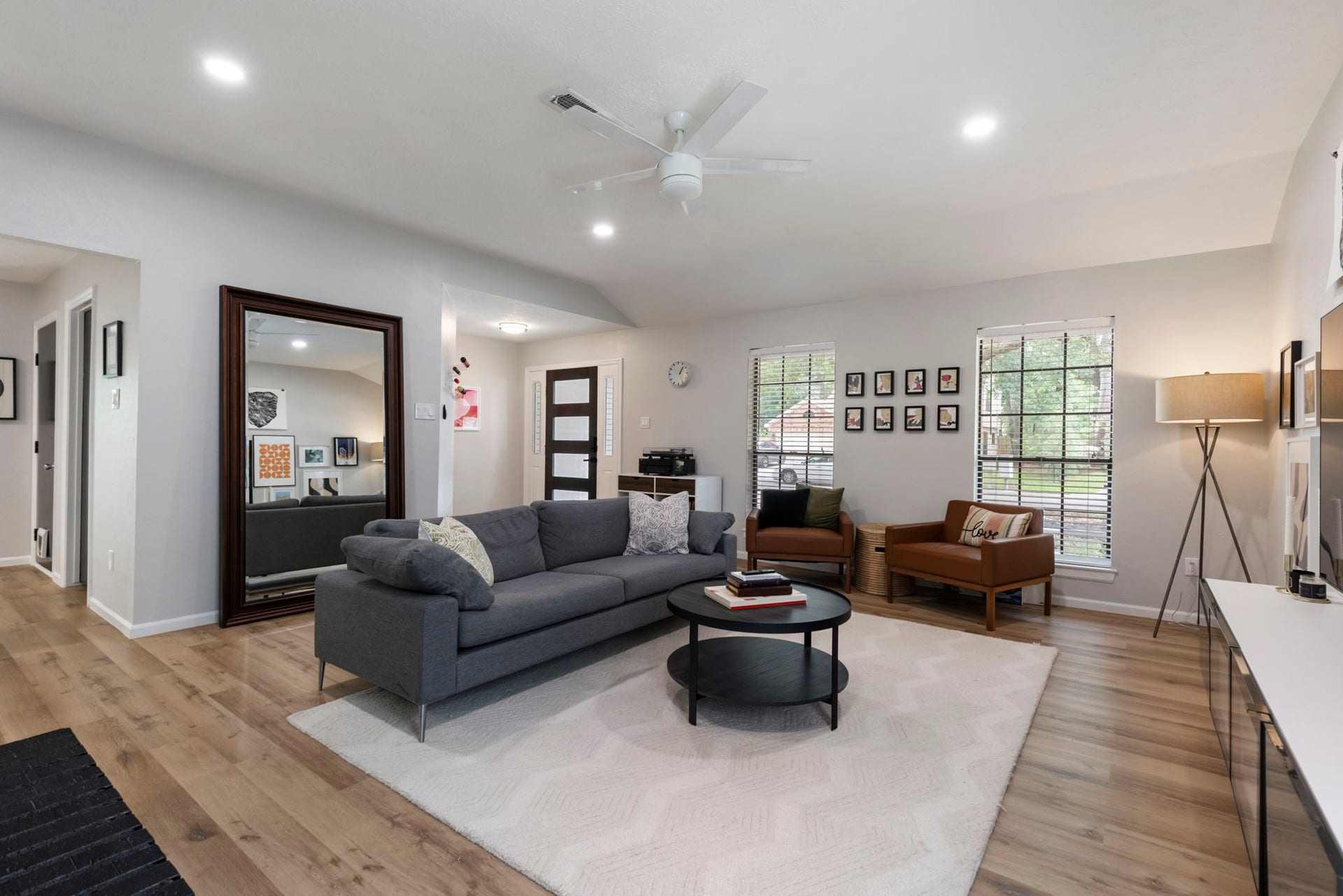 15 Green Slope Place, The Woodlands, TX 77381 15 Green Slope Place, The Woodlands, TX 77381