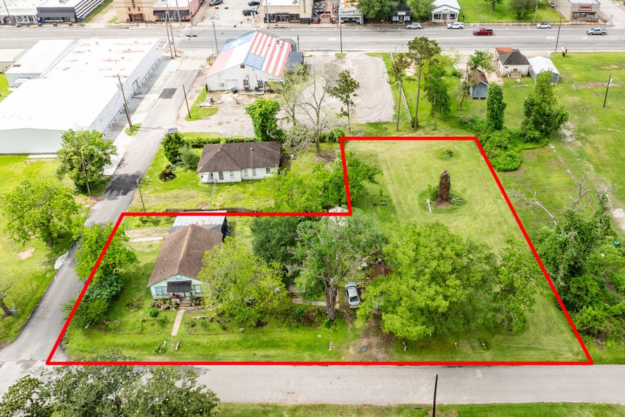 Property photo for 233 Hamilton Street, West Columbia, TX
