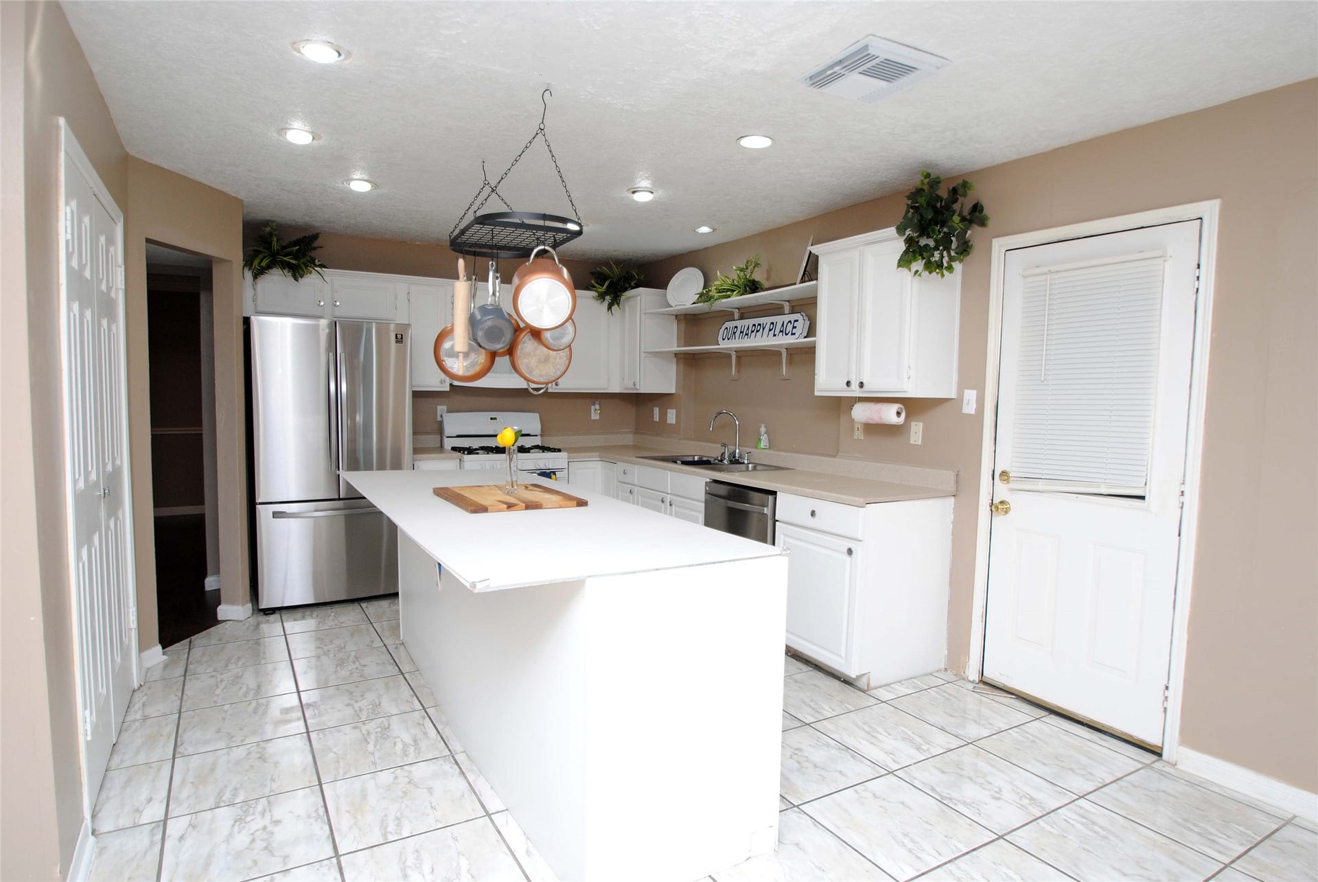 6022 S Trafalgar Court, Katy, TX 77449 6022 S Trafalgar Court, Katy, TX 77449
