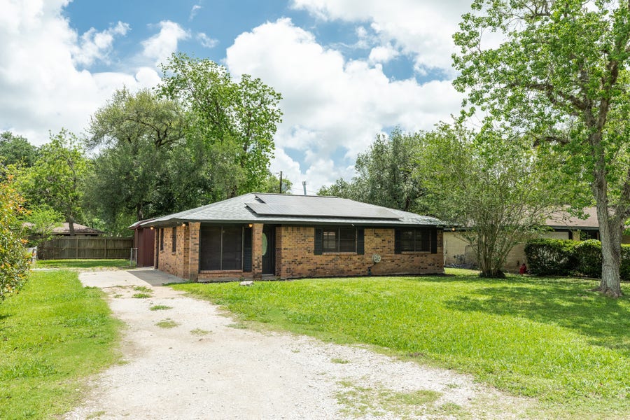 Property photo for 108 Avenue E, Brazoria, TX