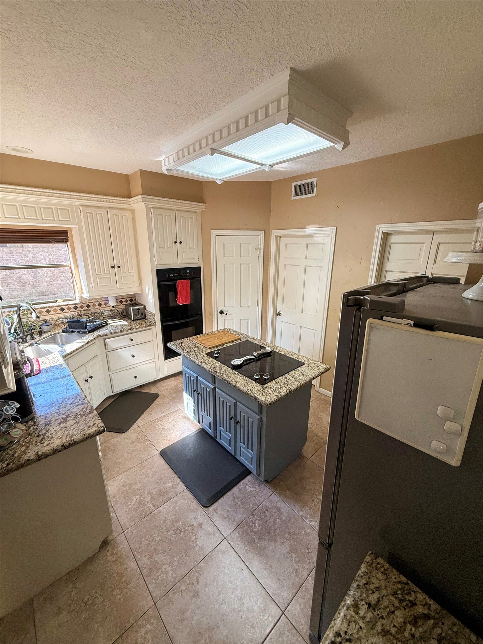2910 Woodland Ridge Drive, Houston, TX 77345 2910 Woodland Ridge Drive, Houston, TX 77345