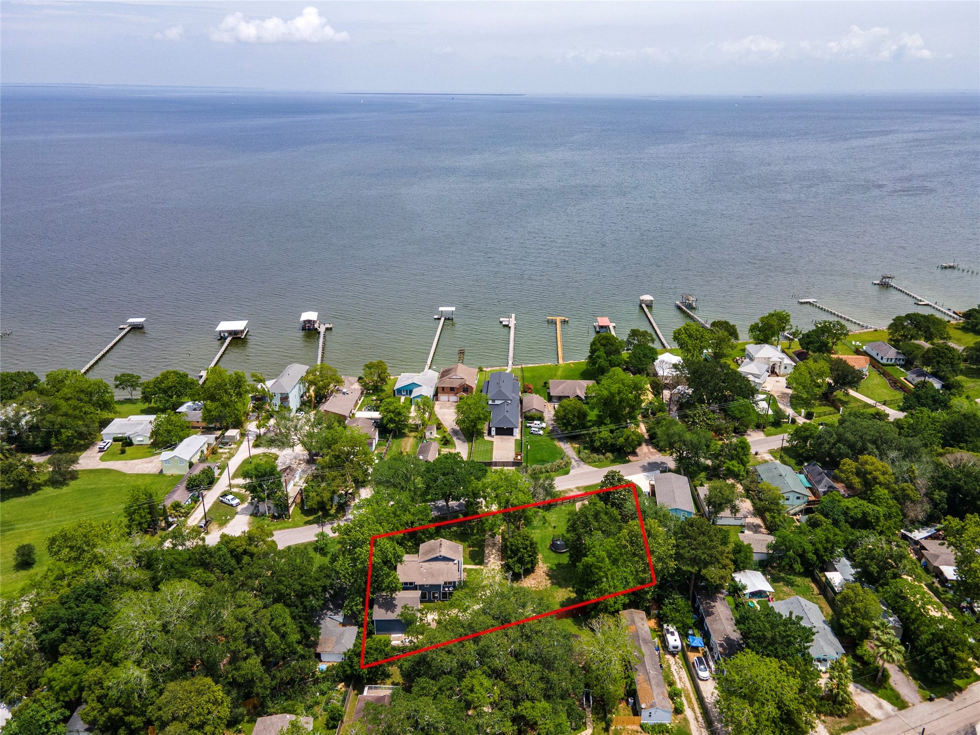 3726 Bayshore Drive, Bacliff, TX 77518 3726 Bayshore Drive, Bacliff, TX 77518
