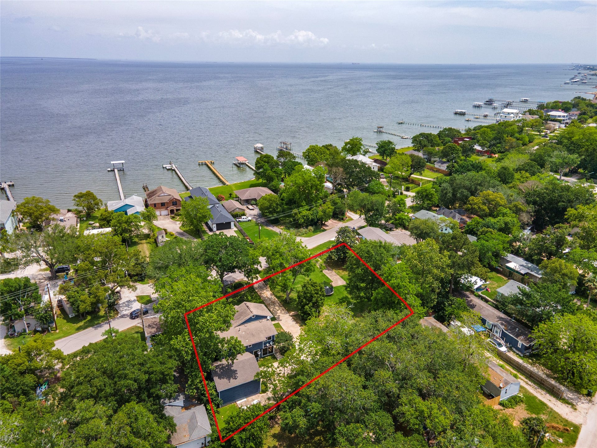 3726 Bayshore Drive, Bacliff, TX 77518 3726 Bayshore Drive, Bacliff, TX 77518