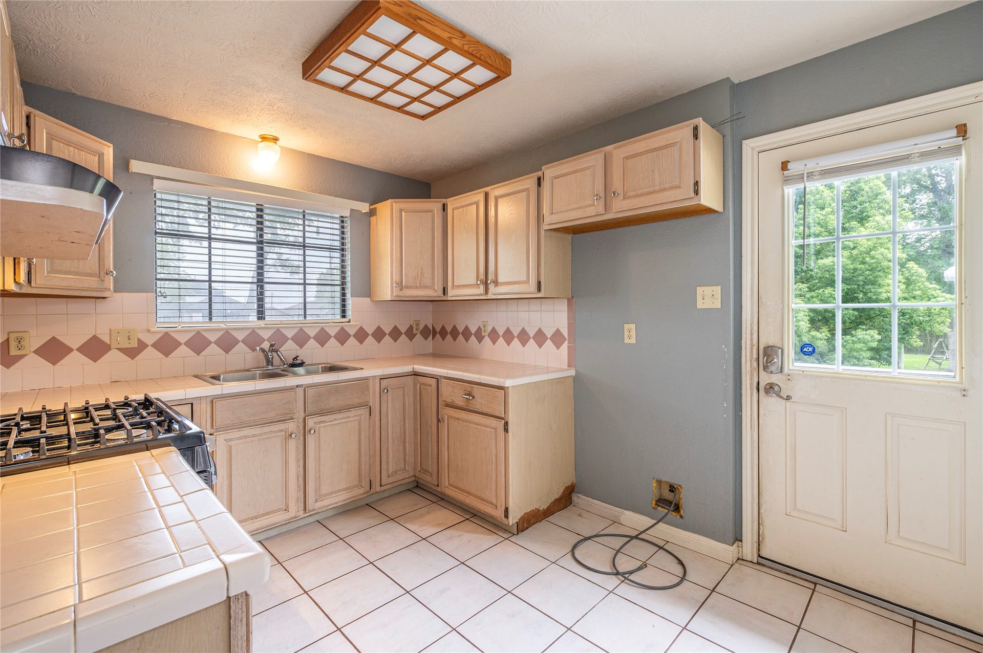 3726 Bayshore Drive, Bacliff, TX 77518 3726 Bayshore Drive, Bacliff, TX 77518