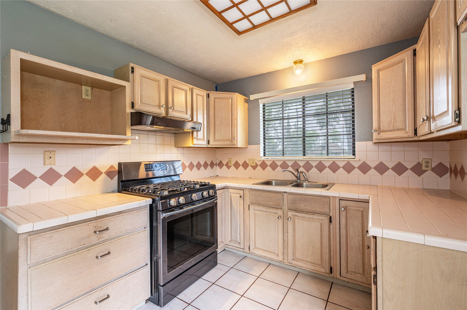 3726 Bayshore Drive, Bacliff, TX 77518 3726 Bayshore Drive, Bacliff, TX 77518