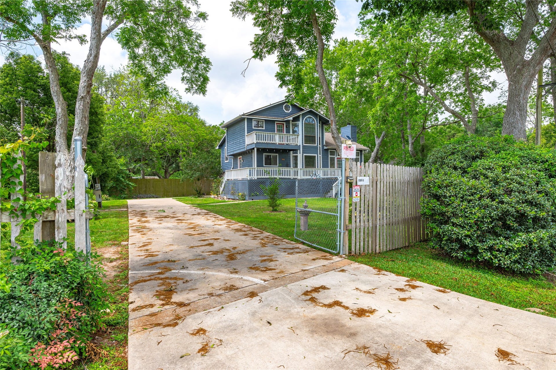 3726 Bayshore Drive, Bacliff, TX 77518 3726 Bayshore Drive, Bacliff, TX 77518
