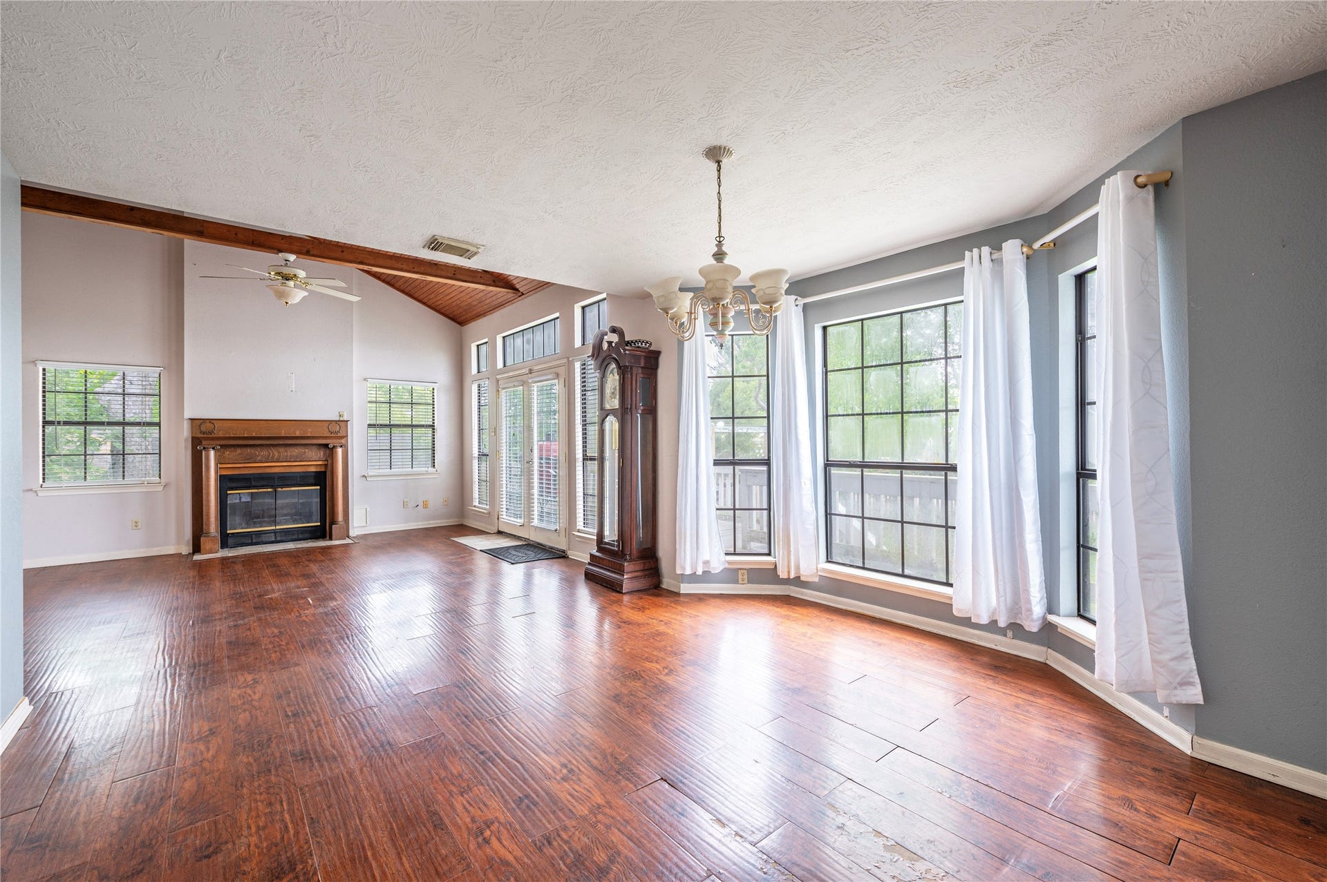 3726 Bayshore Drive, Bacliff, TX 77518 3726 Bayshore Drive, Bacliff, TX 77518