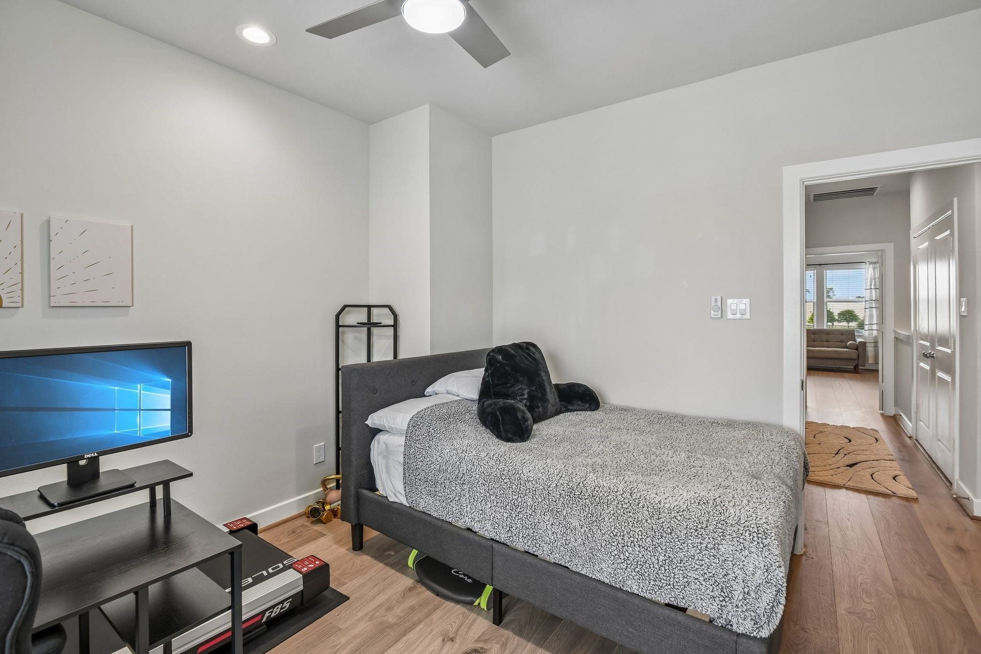 6314 Chelsea Falls Lane, Houston, TX 77008 Plenty of space!