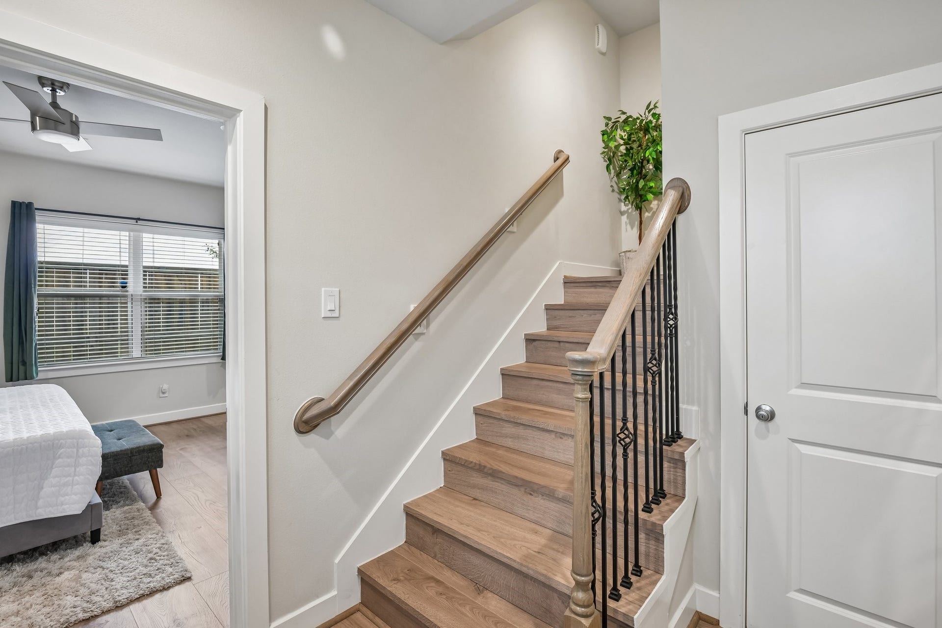6314 Chelsea Falls Lane, Houston, TX 77008 Entrance