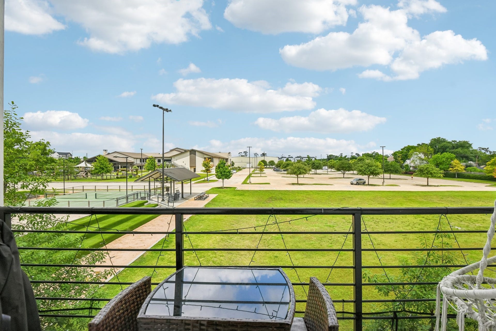 6314 Chelsea Falls Lane, Houston, TX 77008 Peaceful viewing on the balcony