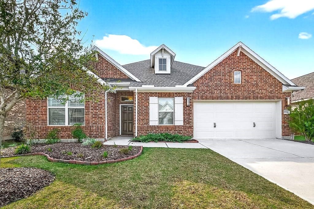 10010 Starry Night Lane, Manvel, TX 77578 Built by David Weekley homes , fantastic open floor plan 4 bedroom, 3 full bath 1 story with NO REAR NEIGHBORS