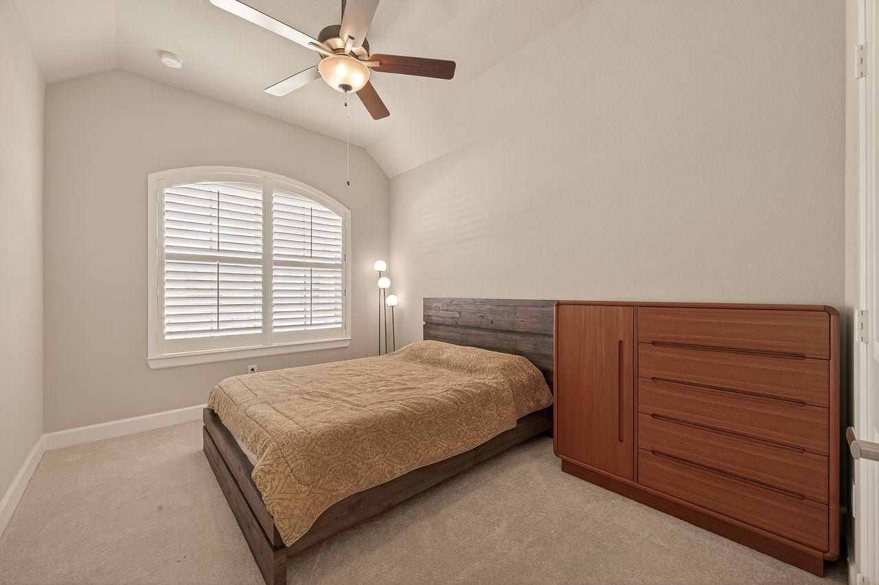 10010 Starry Night Lane, Manvel, TX 77578 Bedroom 2 , raised ceilings