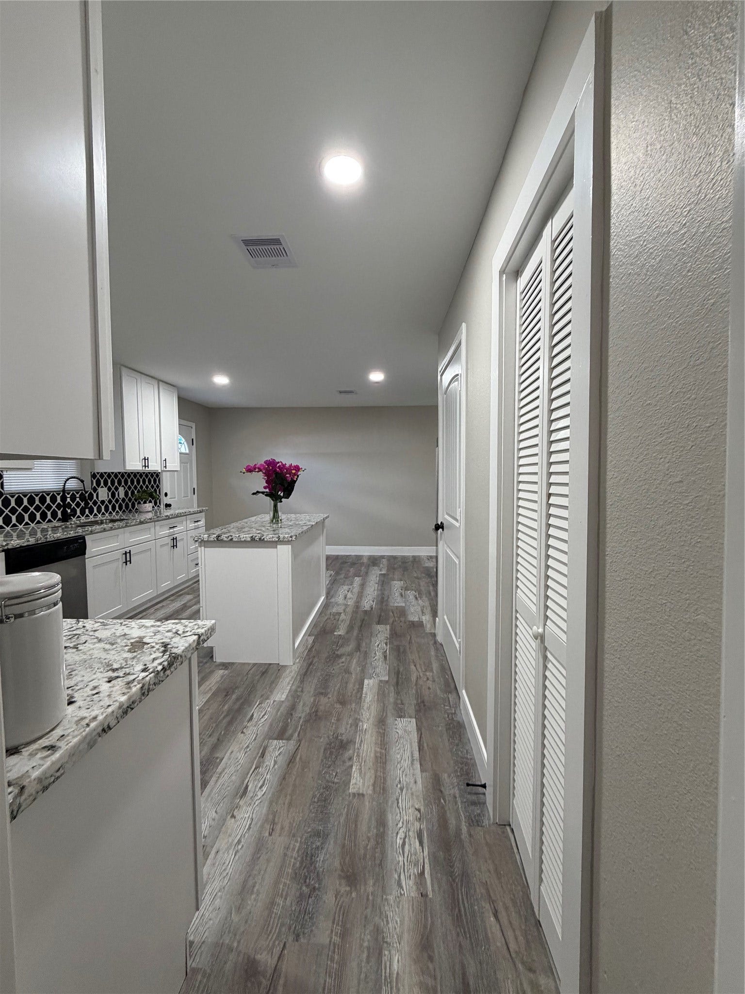 220 Austin St, Angleton, TX 77515 220 Austin St, Angleton, TX 77515