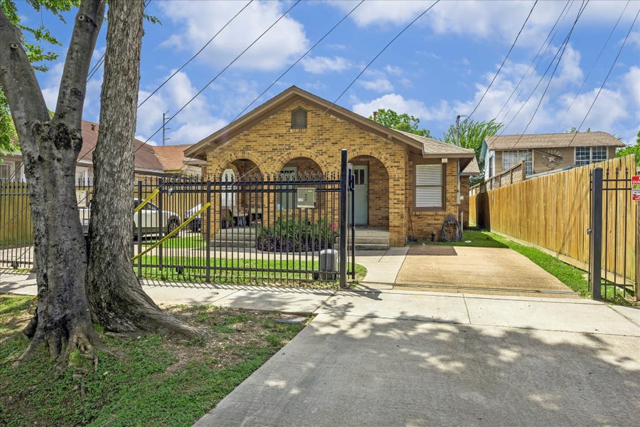 Property photo for 12 Greenwood Street, #B, Houston, TX