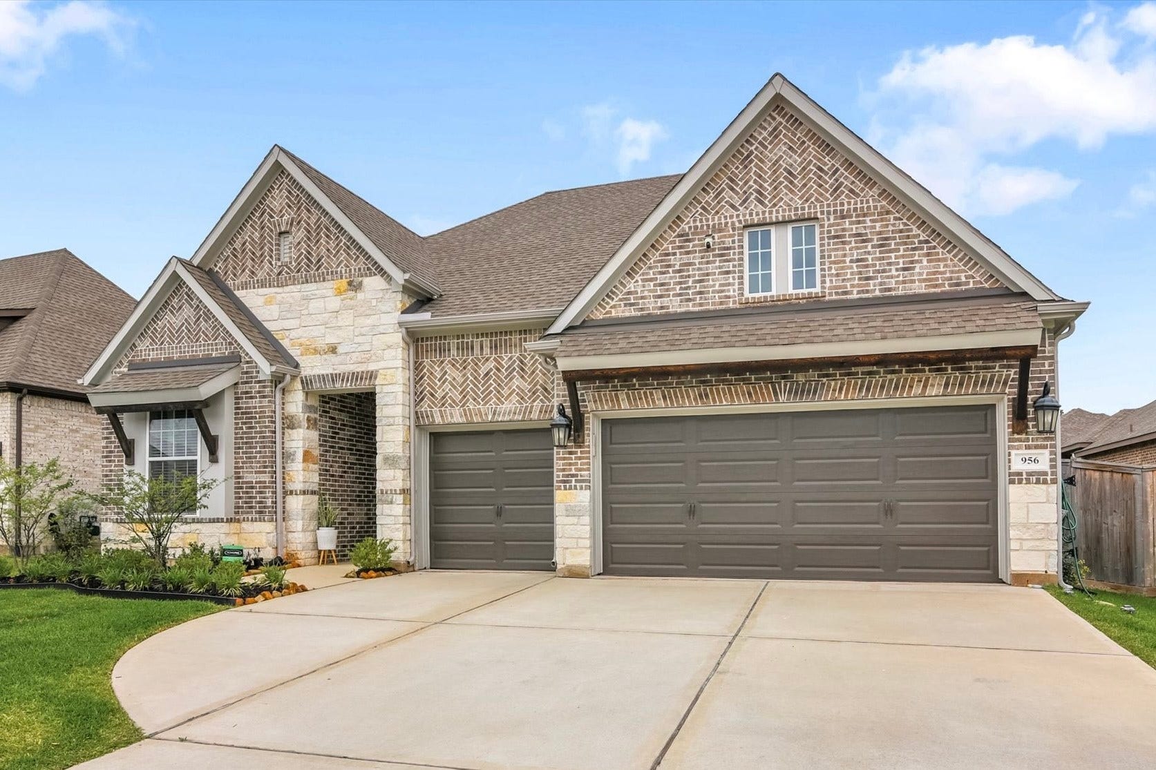 956 Terlingua Creek Drive, Conroe, TX 77304