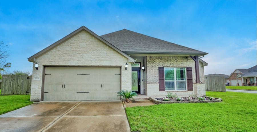 Property photo for 441 Countryside Drive, West Columbia, TX