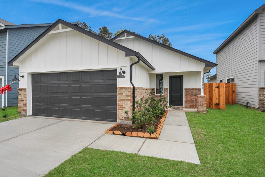 Property photo for 18728 Loom Drive, Conroe, TX