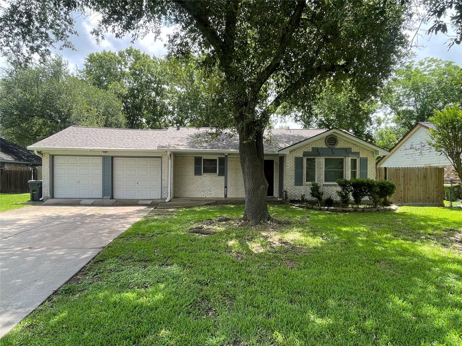 Property photo for 2405 Byron Avenue, Pearland, TX
