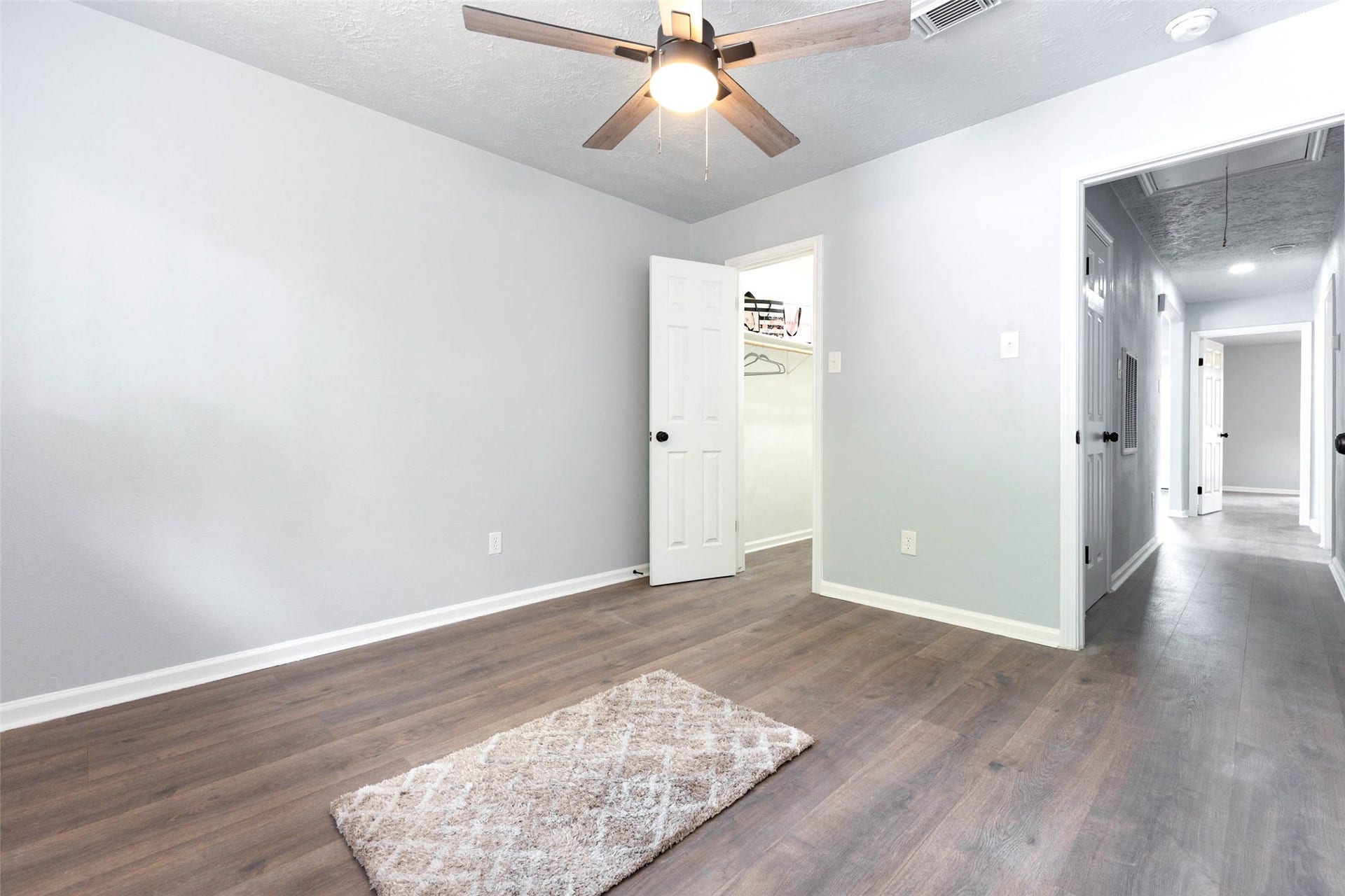 2206 Millhouse Road, Houston, TX 77073