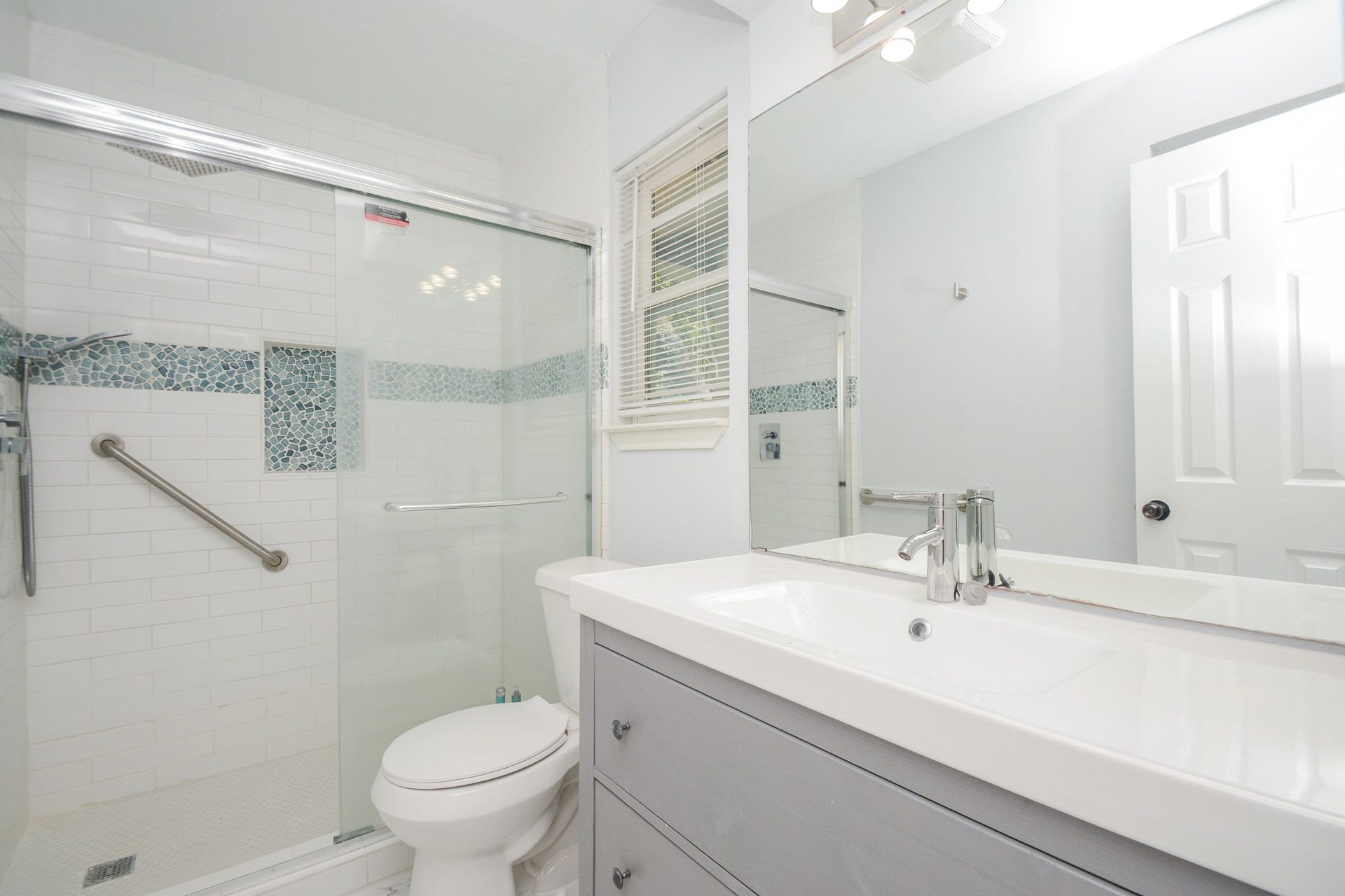 116 Oakmont Drive, Conroe, TX 77301 View of the secondary bathroom.