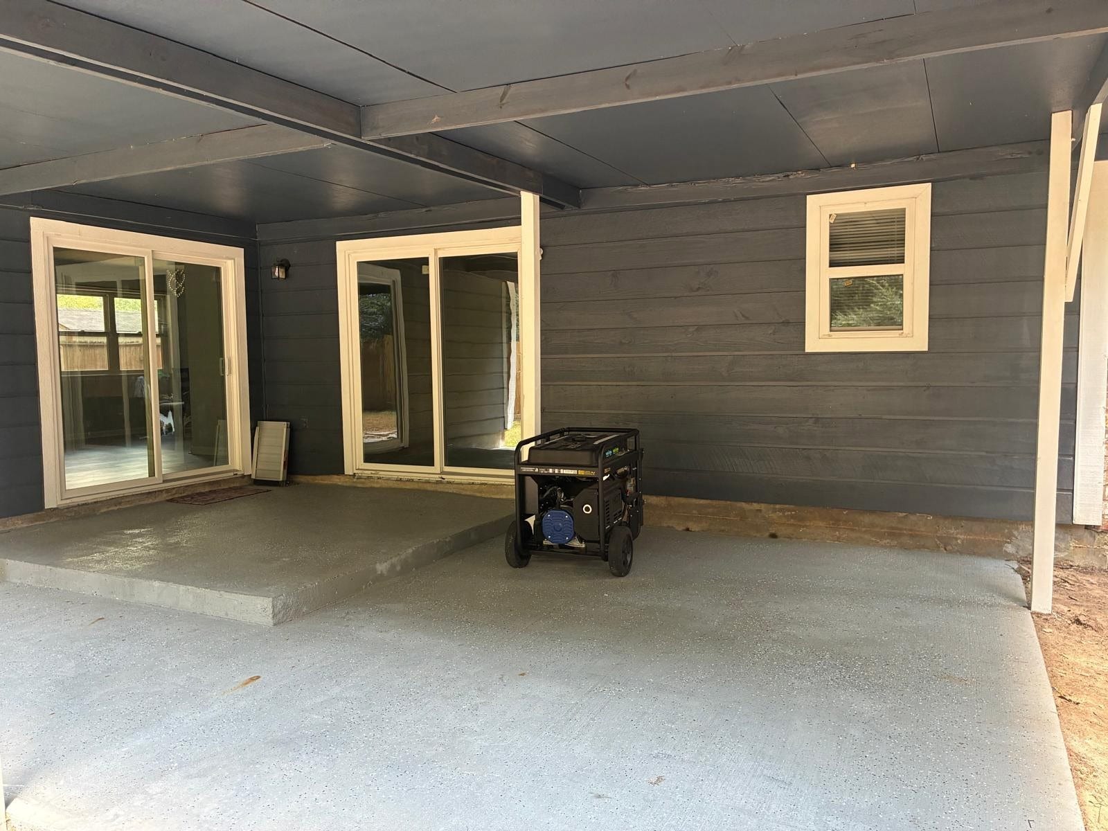 116 Oakmont Drive, Conroe, TX 77301 Generator stays with the property!