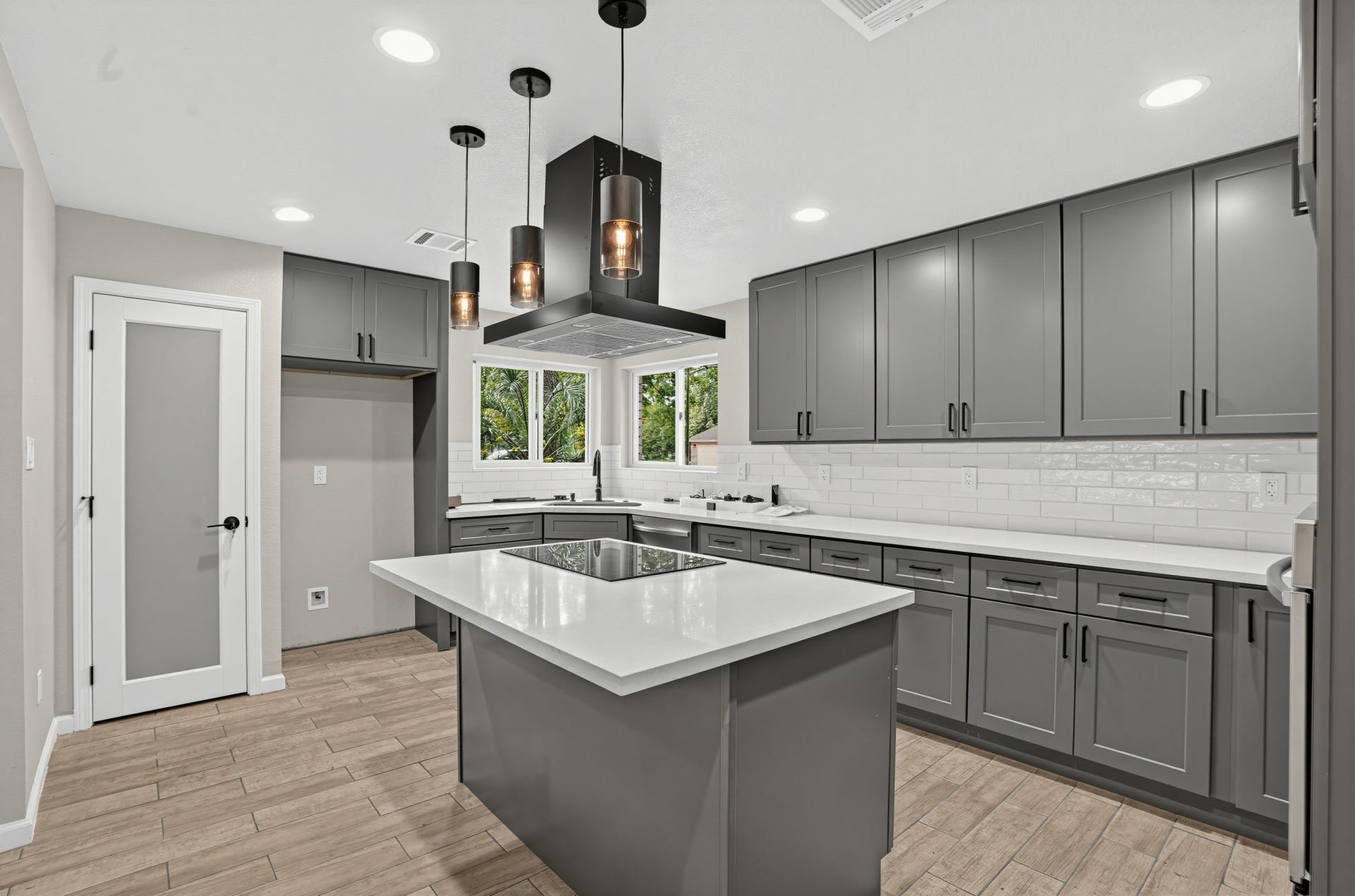 15 Presidio Road, Montgomery, TX 77356 15 Presidio Road, Montgomery, TX 77356