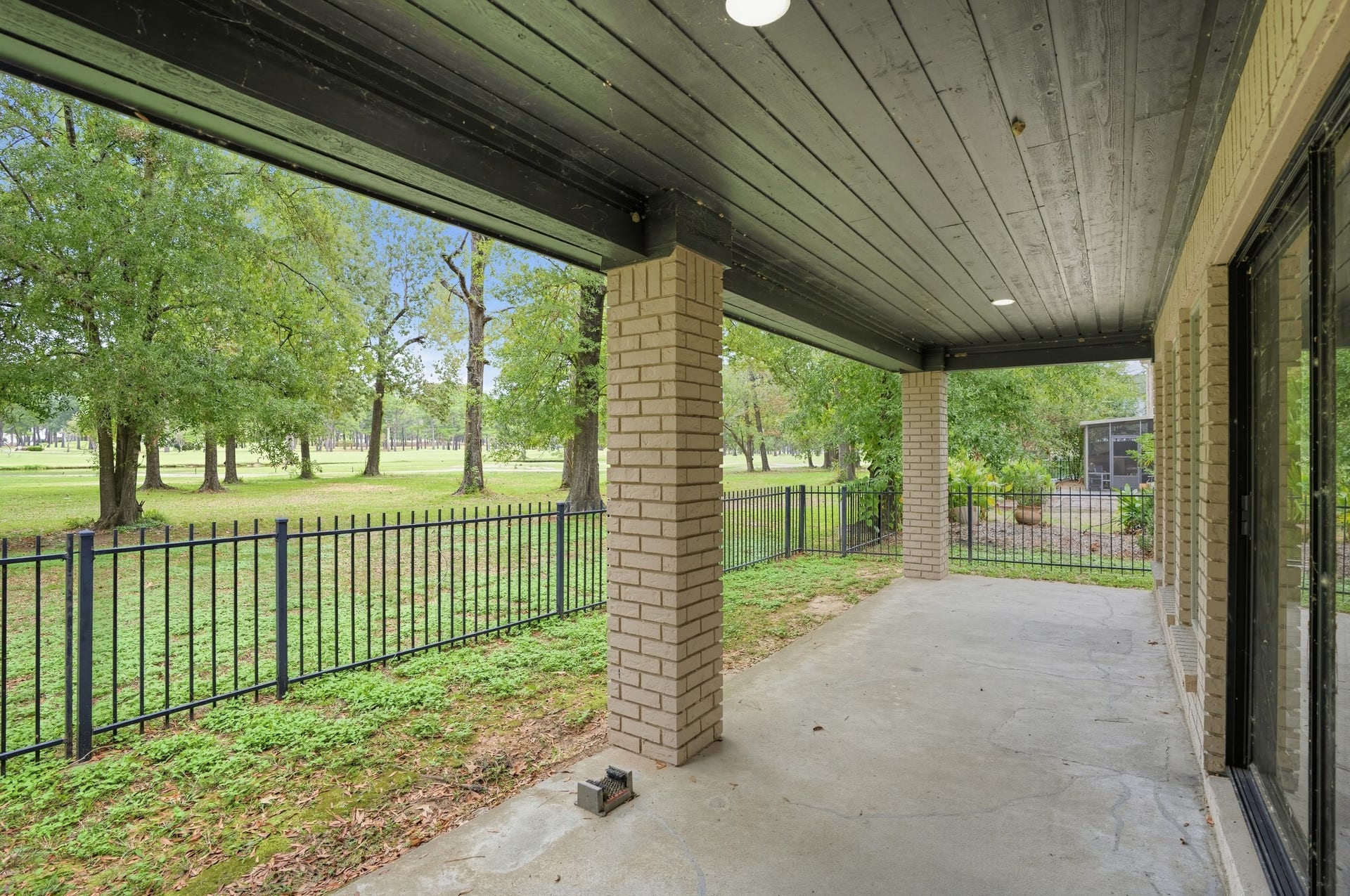 15 Presidio Road, Montgomery, TX 77356 15 Presidio Road, Montgomery, TX 77356