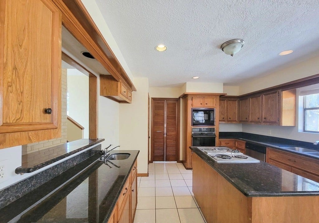 2810 Thorne Creek Lane, Houston, TX 77073 2810 Thorne Creek Lane, Houston, TX 77073
