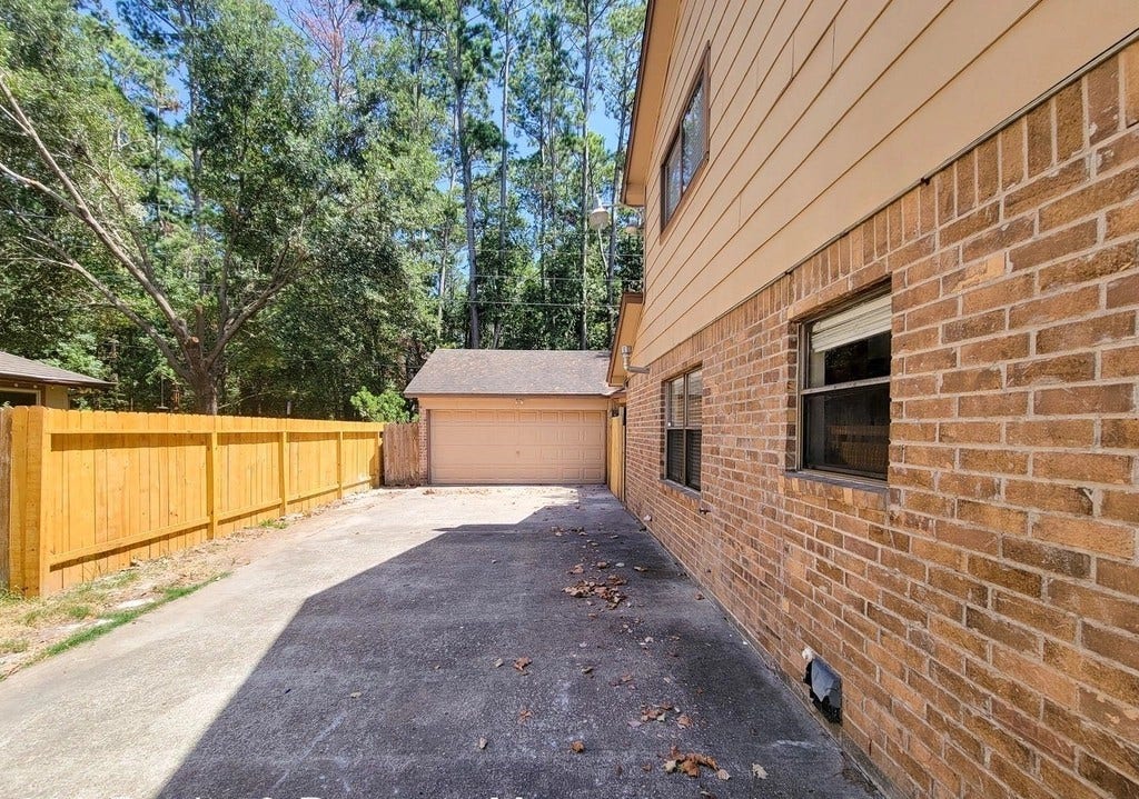 2810 Thorne Creek Lane, Houston, TX 77073 2810 Thorne Creek Lane, Houston, TX 77073