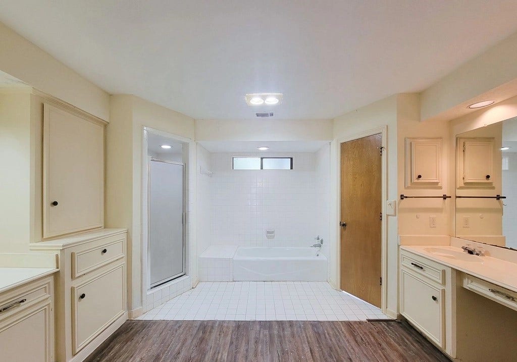 2810 Thorne Creek Lane, Houston, TX 77073 2810 Thorne Creek Lane, Houston, TX 77073