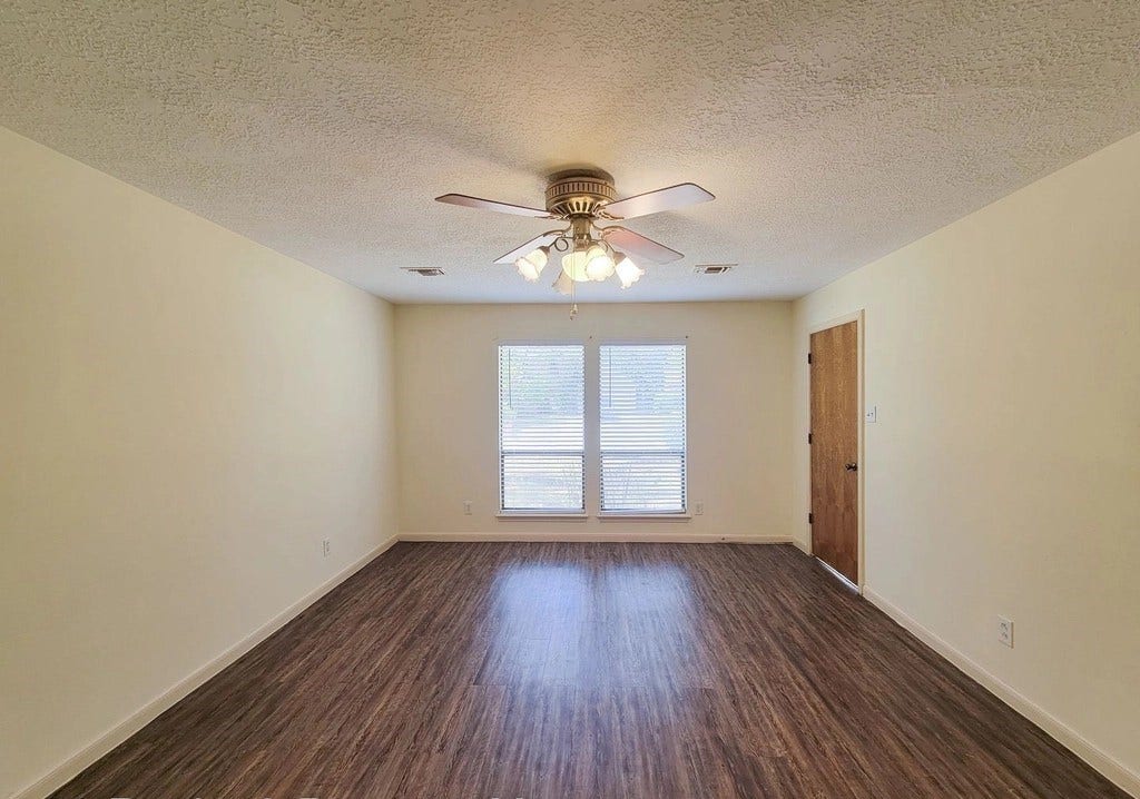2810 Thorne Creek Lane, Houston, TX 77073 2810 Thorne Creek Lane, Houston, TX 77073