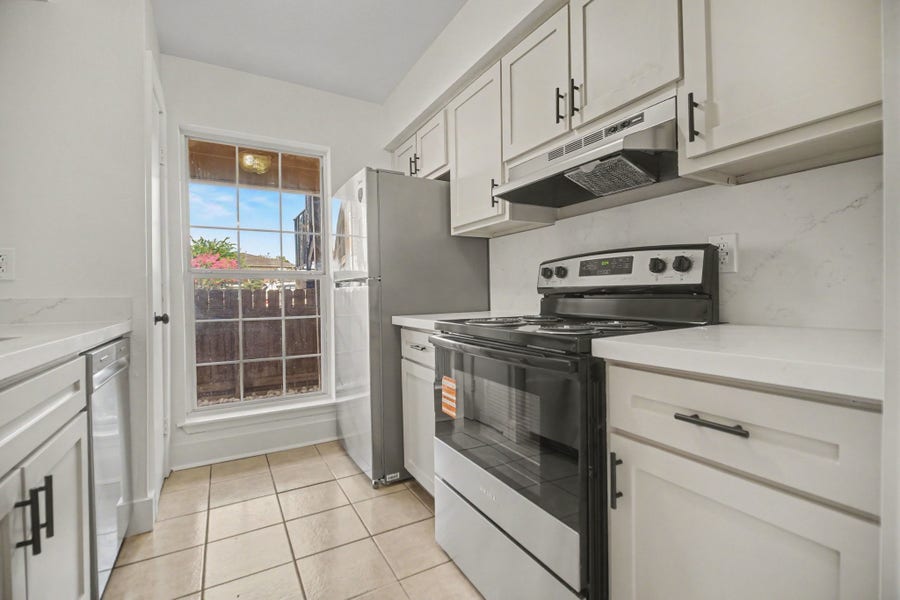 Property photo for 5704 Edgemoor Drive, #31, Houston, TX