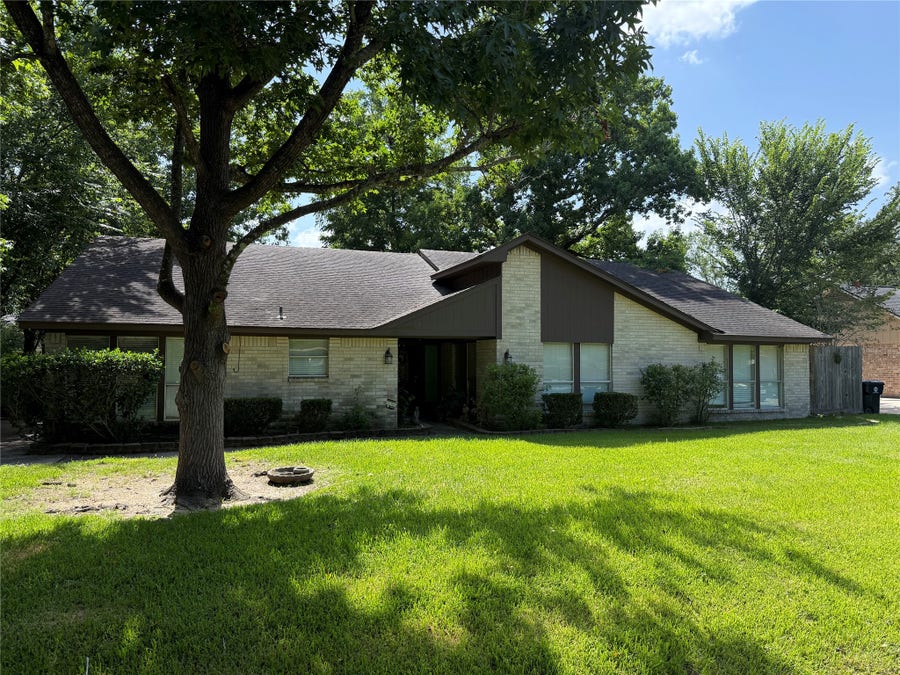 Property photo for 1519 Burning Tree Road, Houston, TX