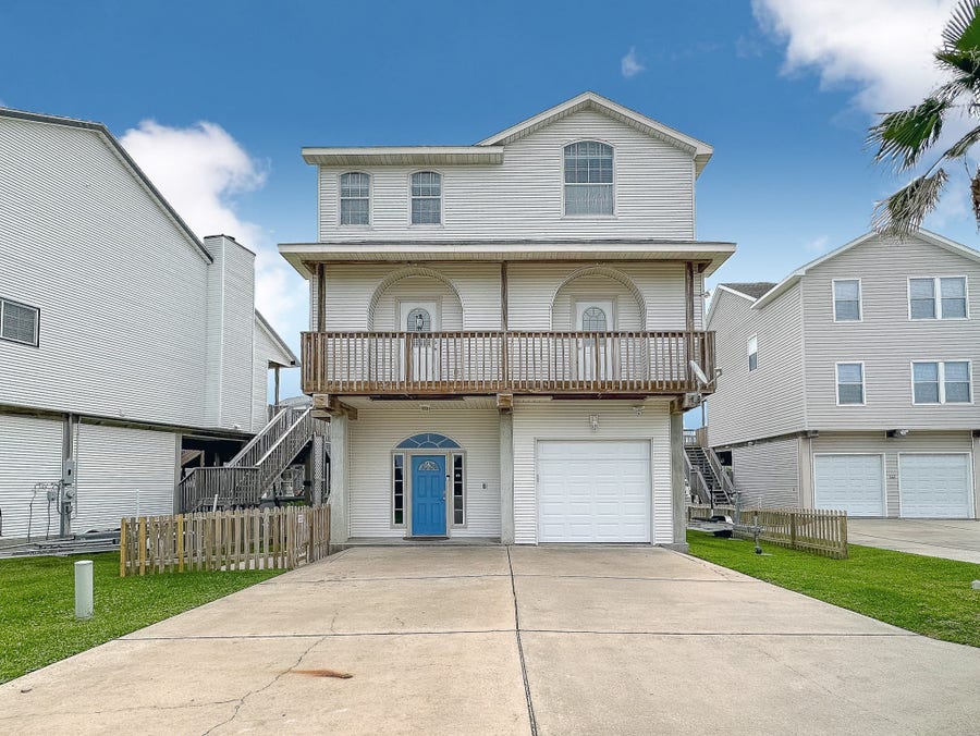 Property photo for 539 Sunset Circle, Tiki Island, TX
