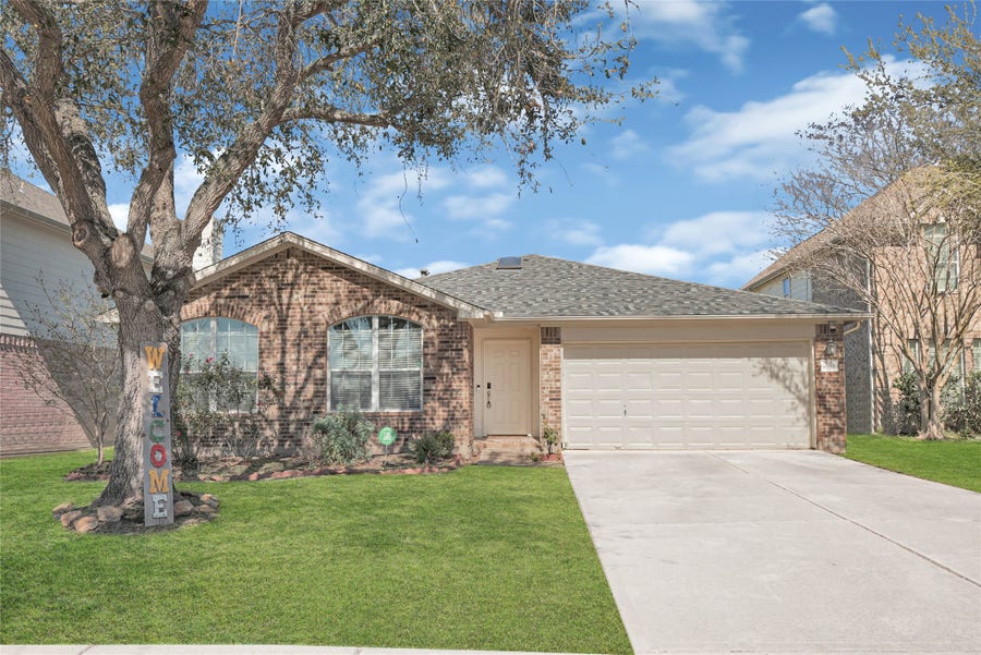 Property photo for 8123 Solara Bend, Houston, TX