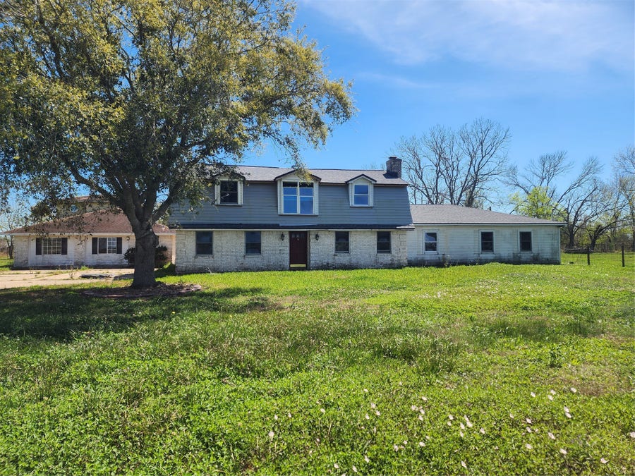Property photo for 1118 County Road 47, Angleton, TX