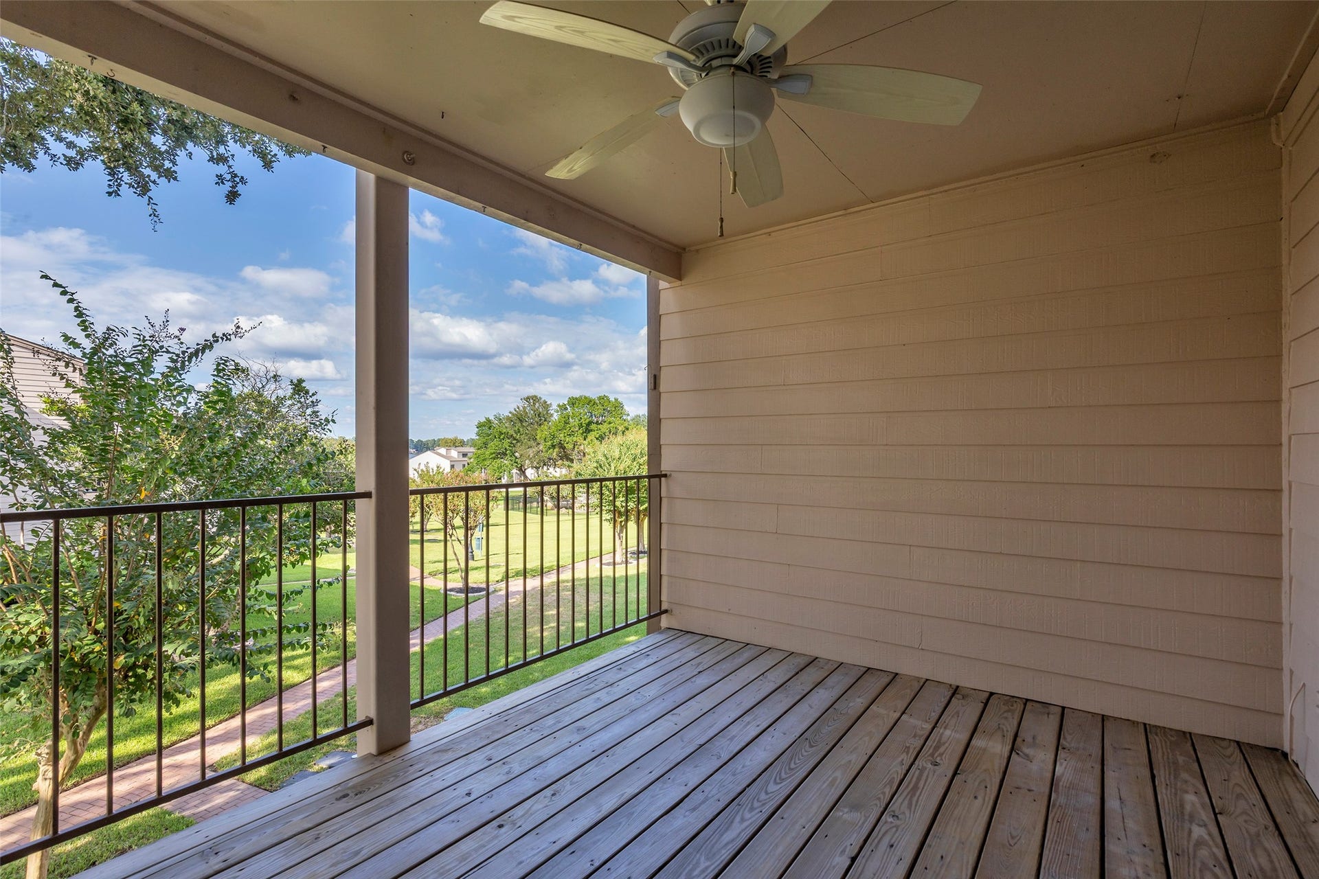 201D Lakeview Terrace, Conroe, TX 77356