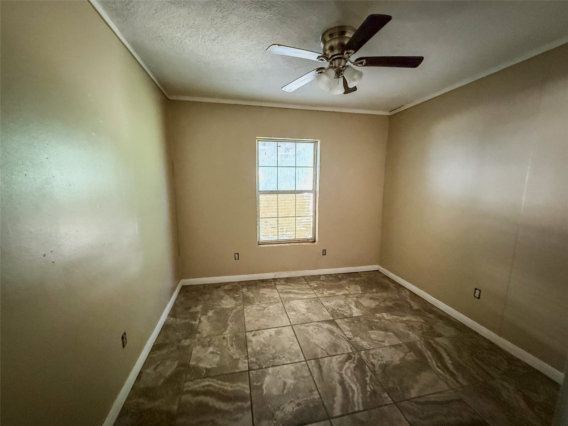 14312 Hillsboro Street, Houston, TX 77015 14312 Hillsboro Street, Houston, TX 77015