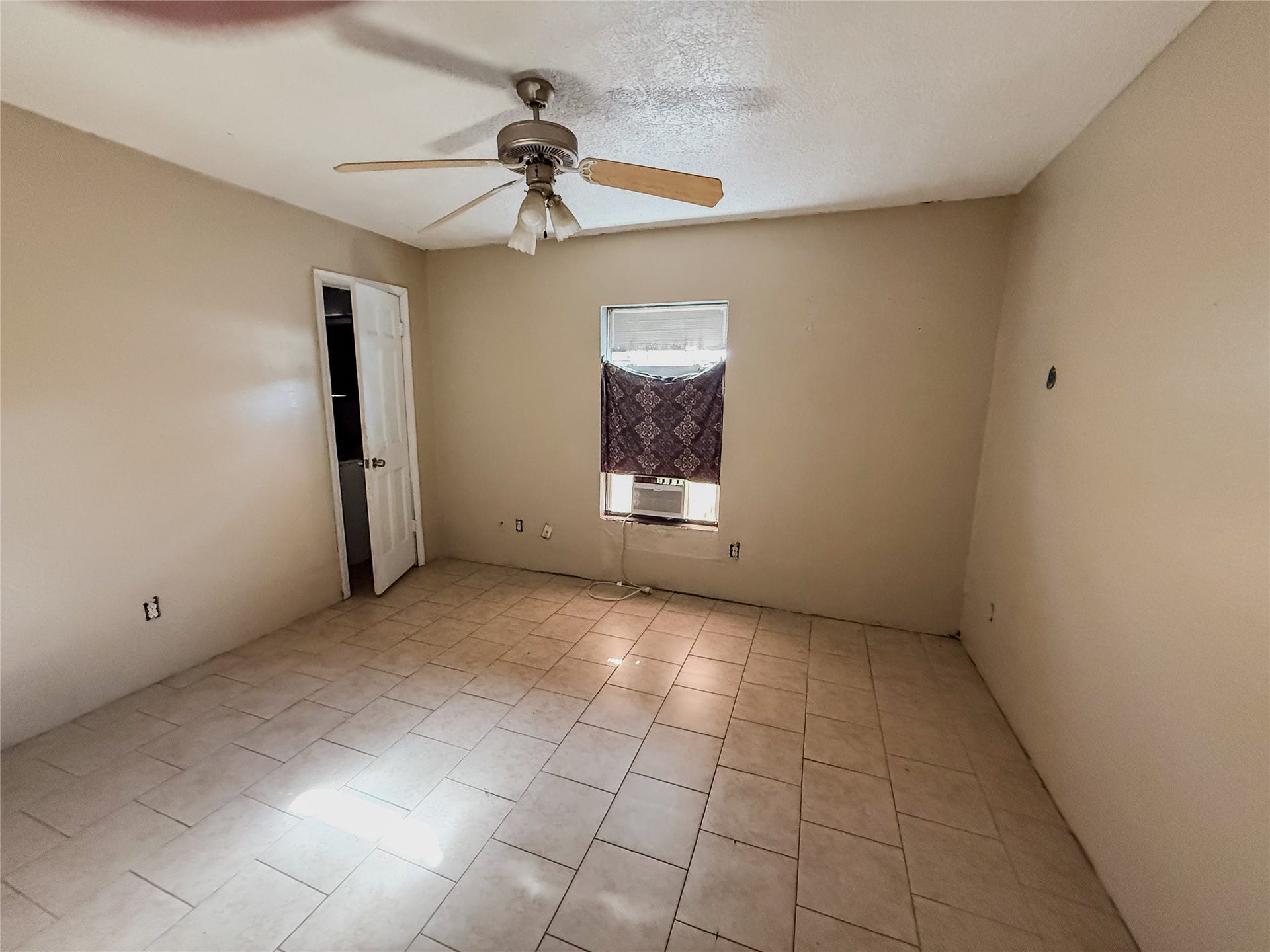 14312 Hillsboro Street, Houston, TX 77015 14312 Hillsboro Street, Houston, TX 77015