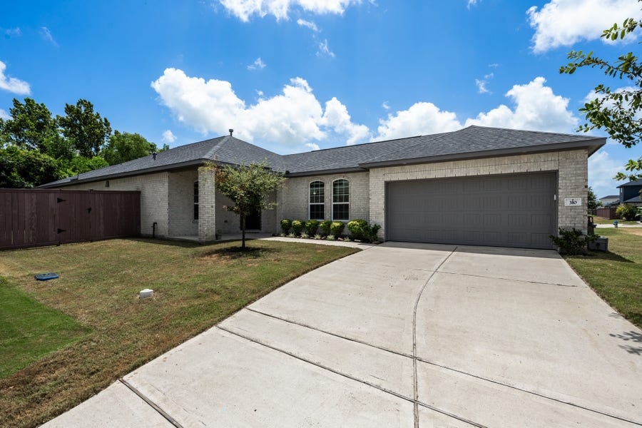 Property photo for 310 Barred Owl Court, Clute, TX