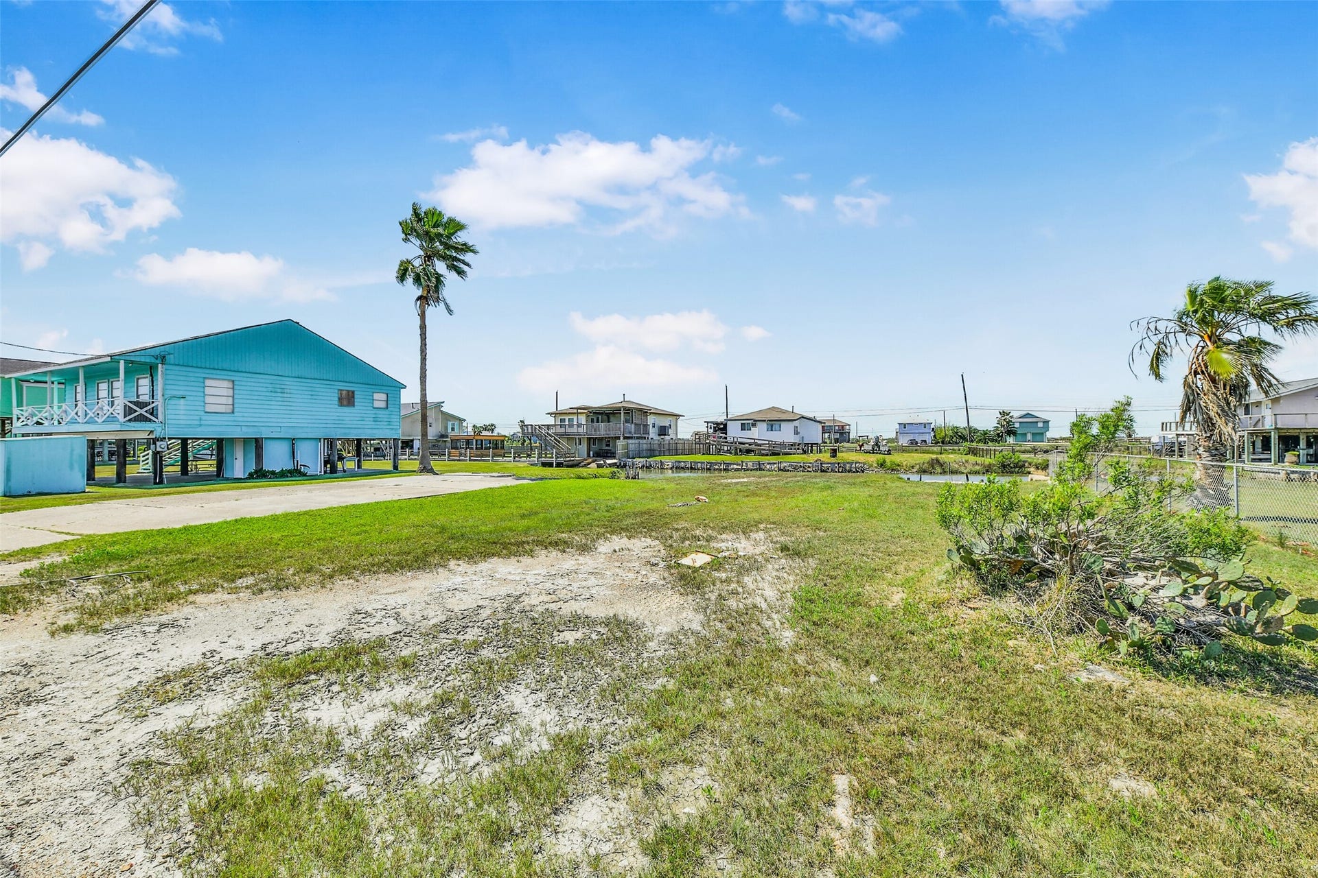 7022 E Hunter Drive, Hitchcock, TX 77563 7022 E Hunter Drive, Hitchcock, TX 77563