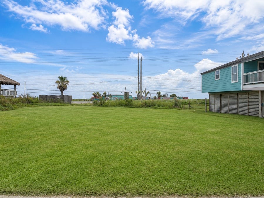 Property photo for 0 Bristow Dr Lot 20-1, 19-2, 19-3, Galveston, TX