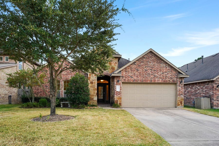 Property photo for 115 Meadow Valley Drive, Conroe, TX
