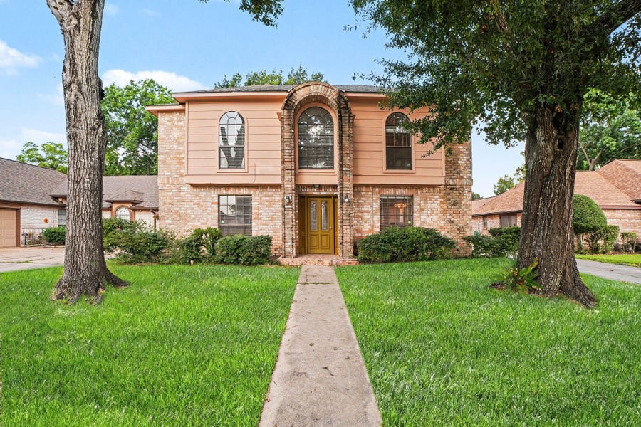 Property photo for 7911 Bayou Forest Drive, Houston, TX