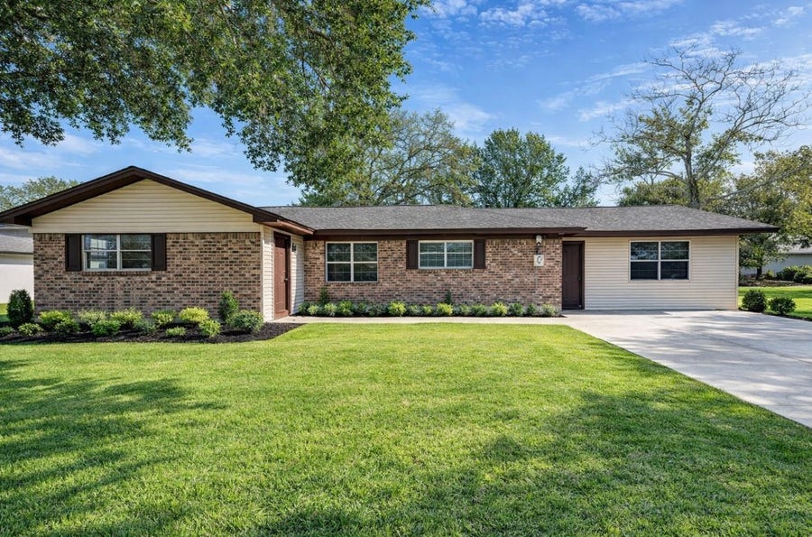 Property photo for 3311 County Road 890, Alvin, TX