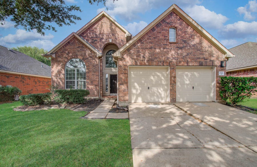 Property photo for 2922 Laurel Brook Lane, Pearland, TX