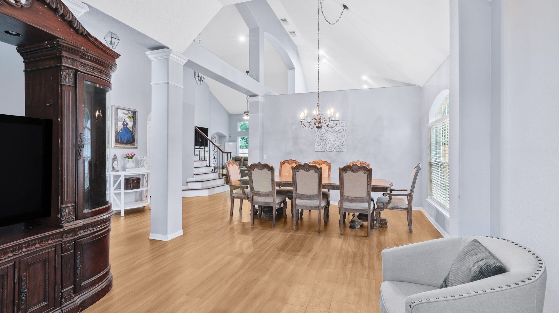 20214 Powerscourt Drive, Humble, TX 77346 Endless possibilities! This bright front flex room makes the perfect home office or cozy reading lounge, opening beautifully into the elegant formal dining room.