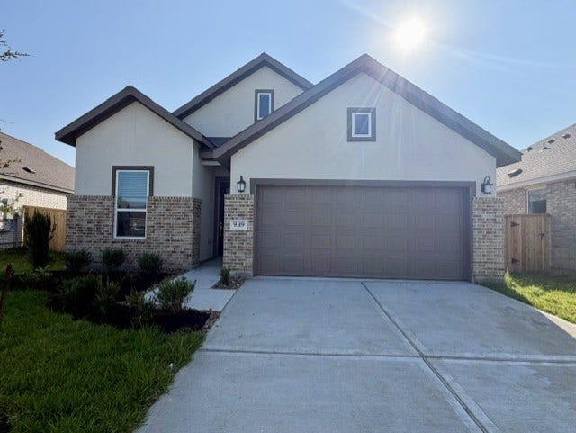 Property photo for 9319 Captain Terrace Drive, Baytown, TX