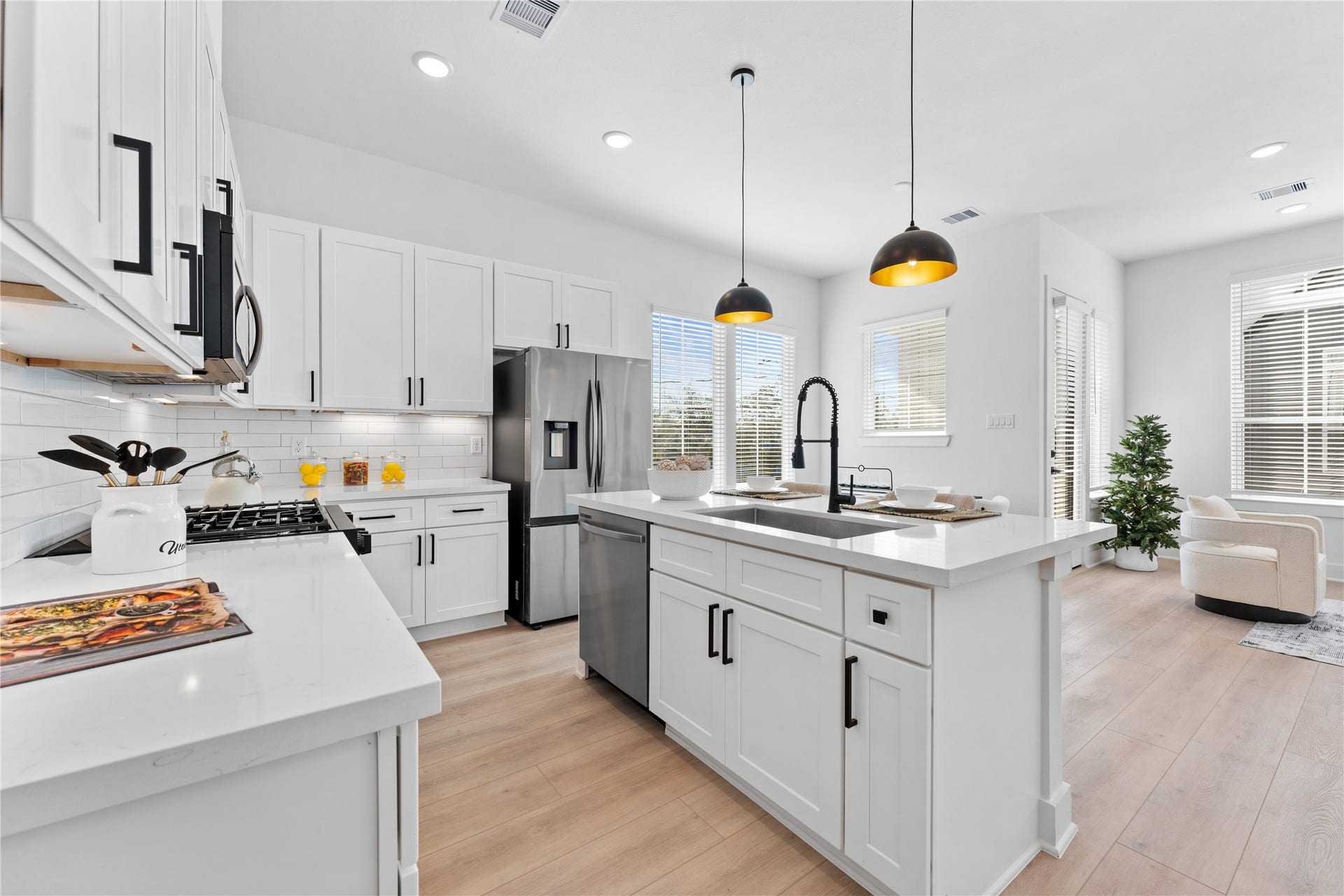 3107 Jensen Dr, #B, Houston, TX 77026 3107 Jensen Dr, #B, Houston, TX 77026